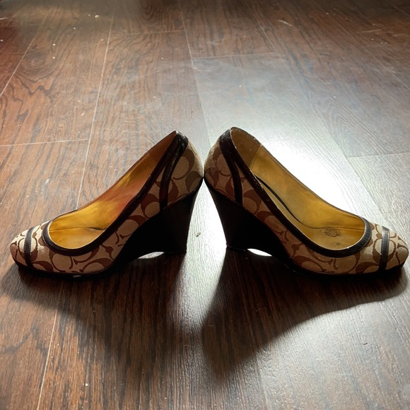 Coach Wedges - Picture 2 of 10